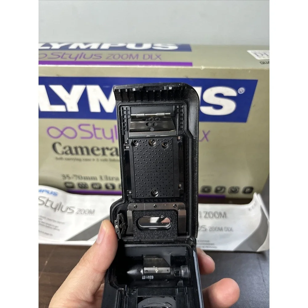 Olympus Infinity Stylus ZOOM DLX Quartz Date, Weatherproof 35mm Camera UNTESTED